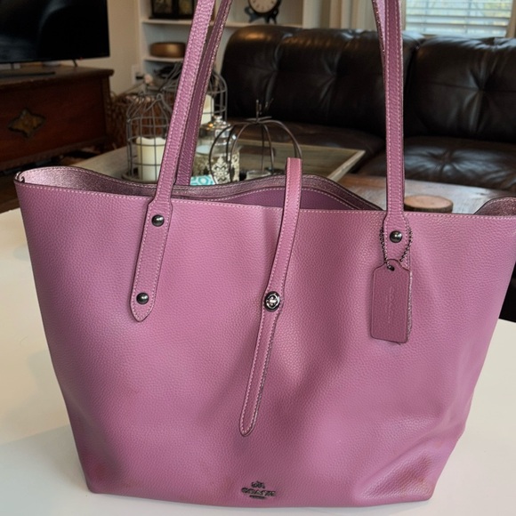 Coach Market Pink Glitter Turnlock Tote Bag - Picture 16 of 16